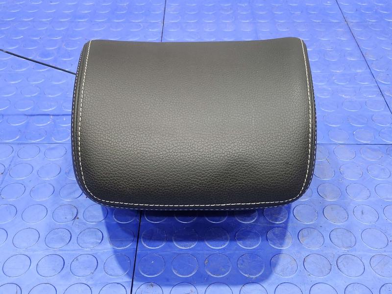 2018 Volkswagen Passat Headrest