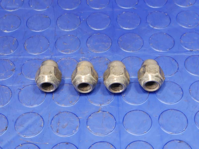 2013 Hyundai Accent Lug Nuts