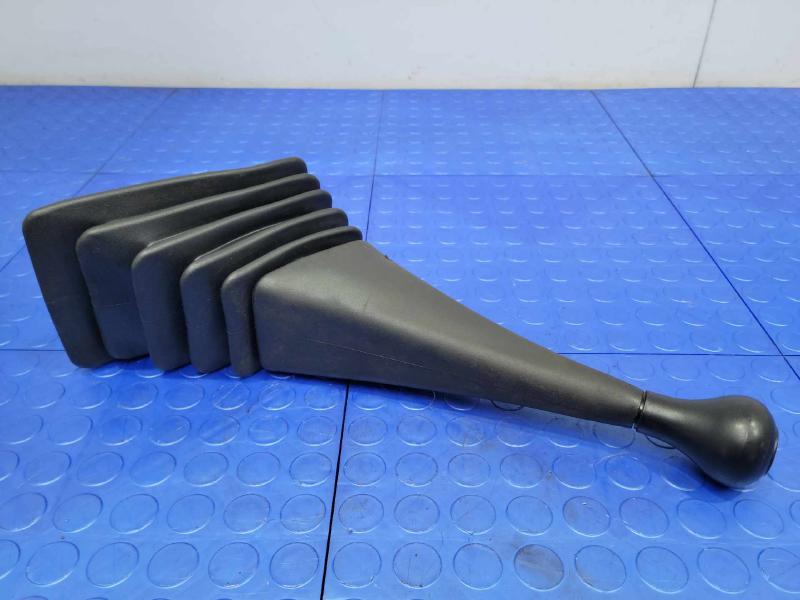 1997 Mazda B2300 Floor Shifter