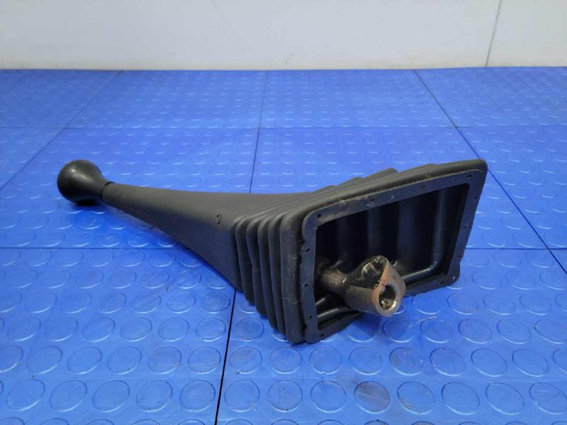1997 Mazda B2300 Floor Shifter