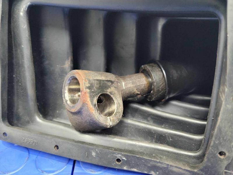 1997 Mazda B2300 Floor Shifter