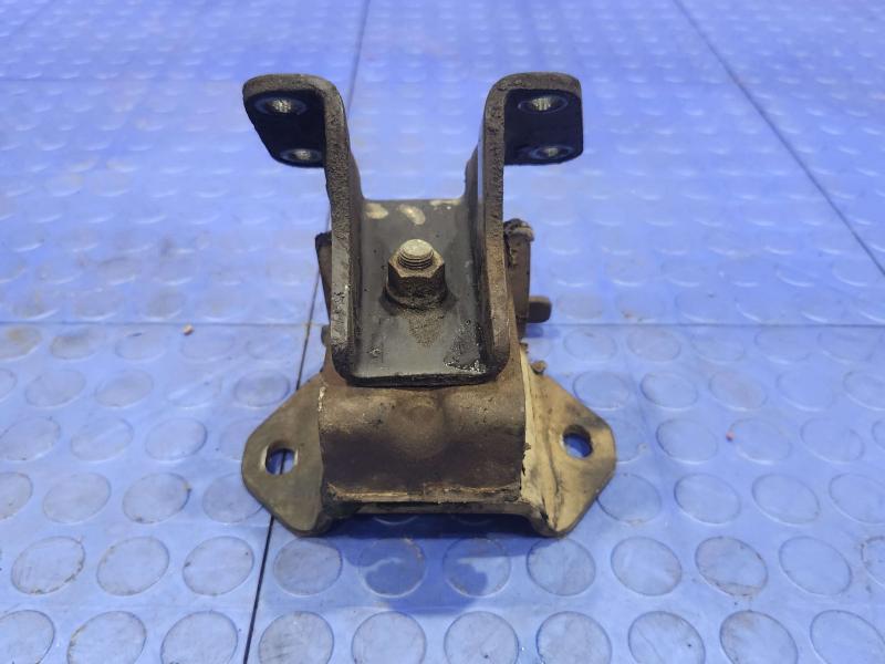 1988-1993 Isuzu NPR Right Engine Mount Assembly OEM Genuine 3.9L Diesel