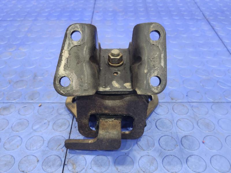 1988-1993 Isuzu NPR Right Engine Mount Assembly OEM Genuine 3.9L Diesel