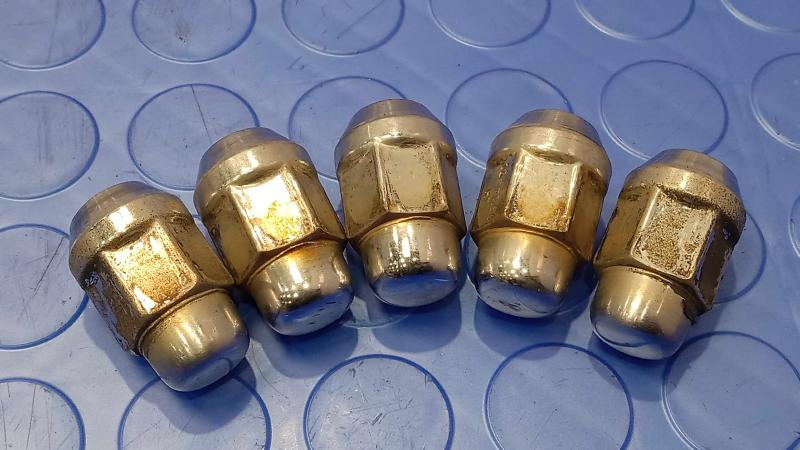 2008 Chevrolet Impala Lug Nuts