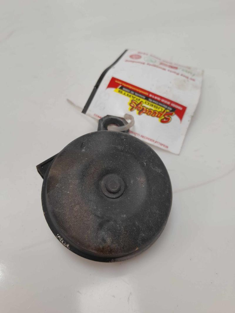2001 - 2005 Toyota Rav4 Horn Low Note OEM 8652042070