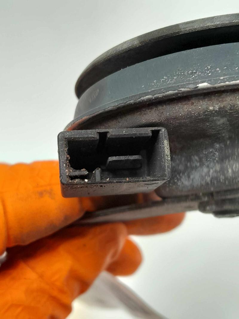 2001 - 2005 Toyota Rav4 Horn Low Note OEM 8652042070