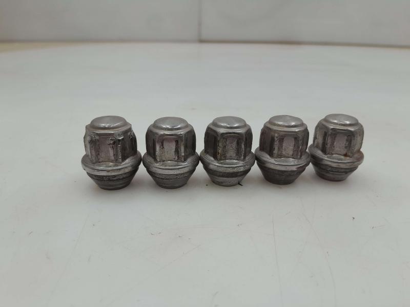 2017 Ford Focus Lug Nuts