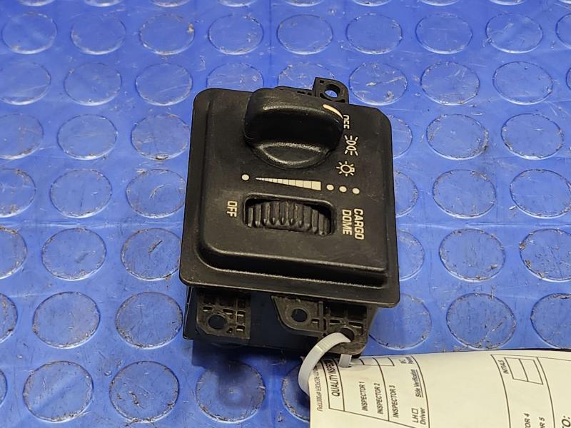 2002 Dodge Ram 1500 Headlight Switch (Dash Mtd)