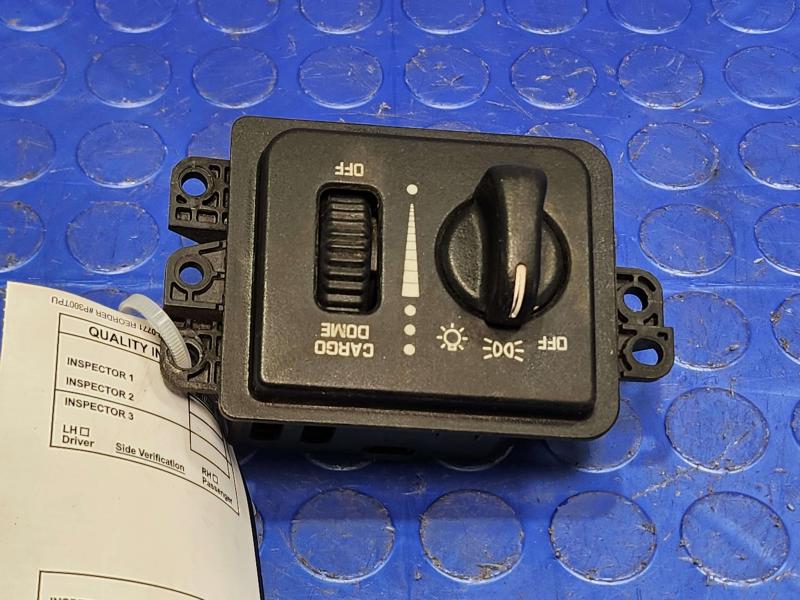 2002 Dodge Ram 1500 Headlight Switch (Dash Mtd)