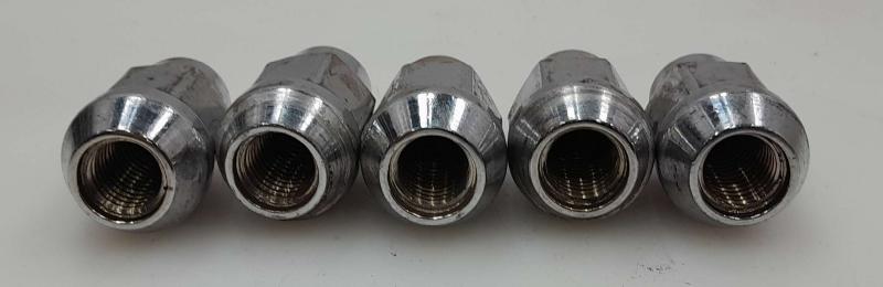 2015 Ford Fusion Lug Nuts
