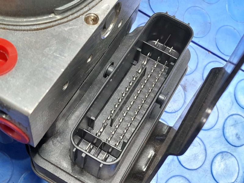2017-2024 Maserati Ghibli ABS Anti Lock Brake Pump Modulator Assembly OEM 670102045