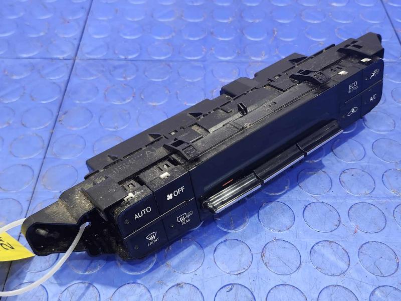 2016 Toyota Prius Heater A/C Control