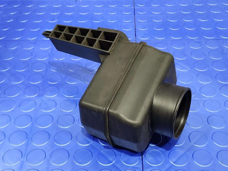 2008 Lexus LS 460 Air Intake Tube/Resonator
