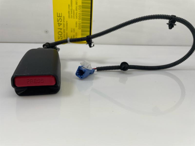 2011 Honda CR-Z Front Seat Belt