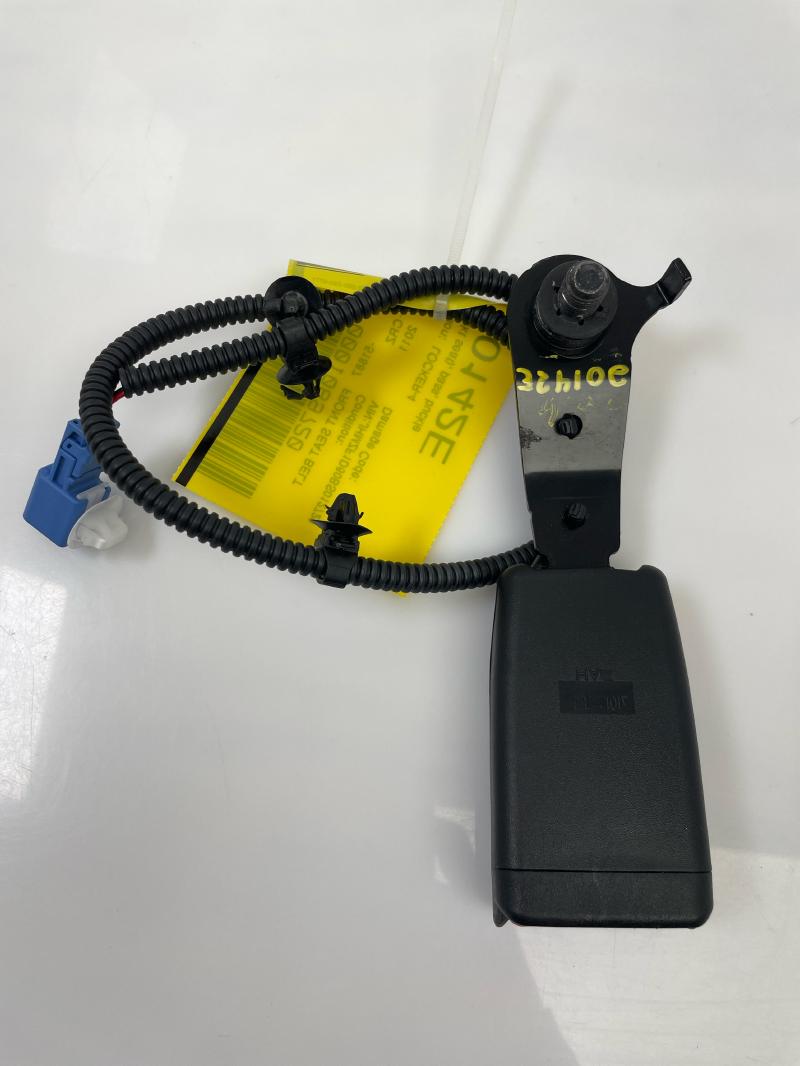 2011 Honda CR-Z Front Seat Belt