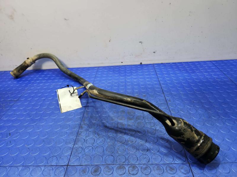 2014 Chrysler 300 Fuel Filler Neck