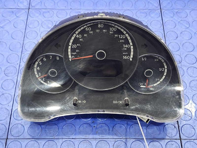 2014 Volkswagen Beetle Speedometer