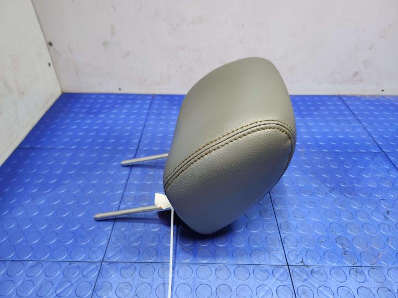 2012 Ford F-250 Super Duty Headrest
