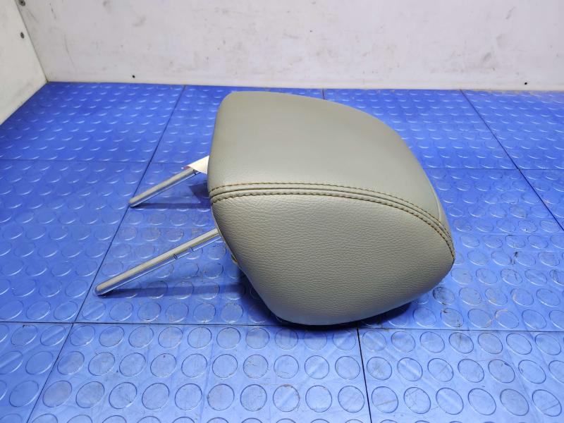 2012 Ford F-250 Super Duty Headrest