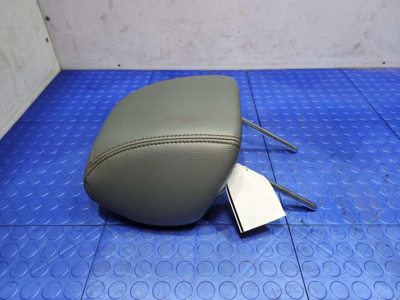 2012 Ford F-250 Super Duty Headrest