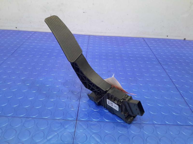 2021 Chrysler Voyager Pedal Assembly