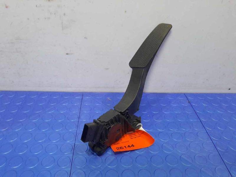 2021 Chrysler Voyager Pedal Assembly