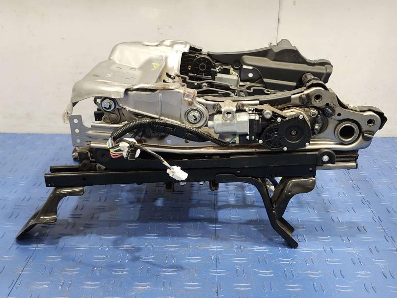 2018 Subaru Forester Seat Track