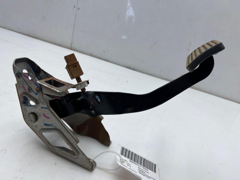 2012 - 2016 Honda CRV Brake Pedal Assembly w/ Bracket OEM 46600-T0A-A81