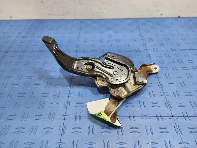 2013 Toyota Camry Emergency Brk.