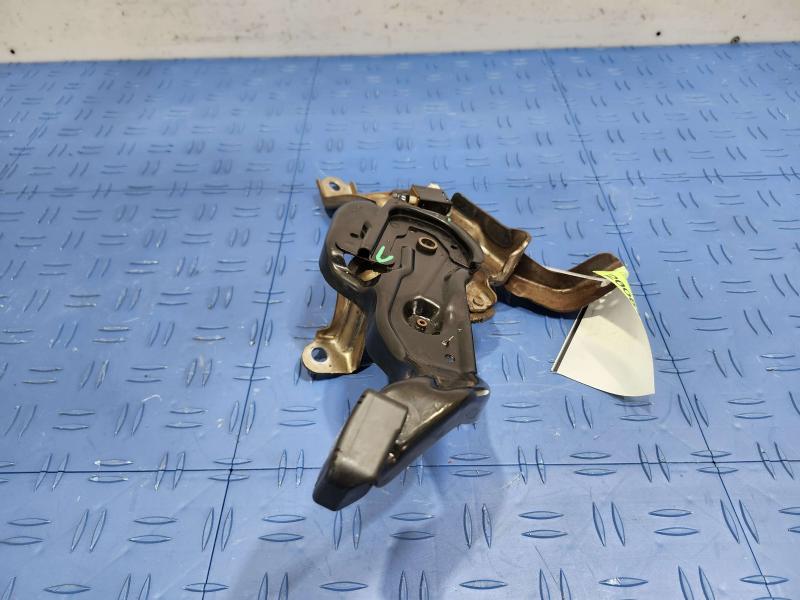2013 Toyota Camry Emergency Brk.
