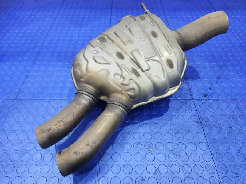 2017-2019 Audi Q7 3.0L Center Intermediate Exhaust Muffler OEM 4M0253181AN