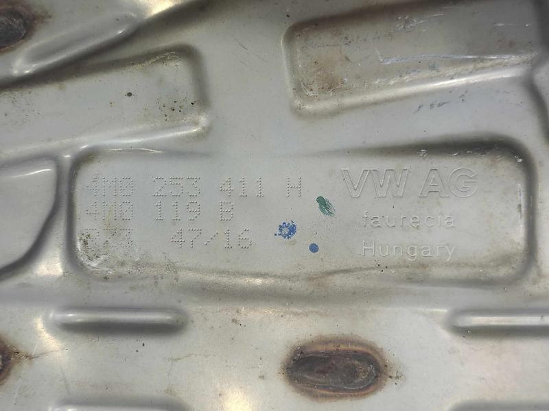 2017-2019 Audi Q7 3.0L Center Intermediate Exhaust Muffler OEM 4M0253181AN