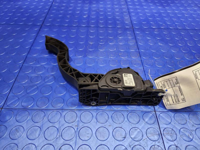 2014 Ford Focus Pedal Assembly