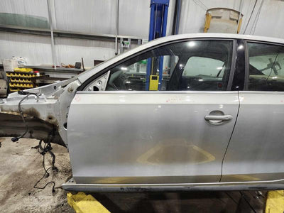 2013 Volkswagen Jetta Front Door