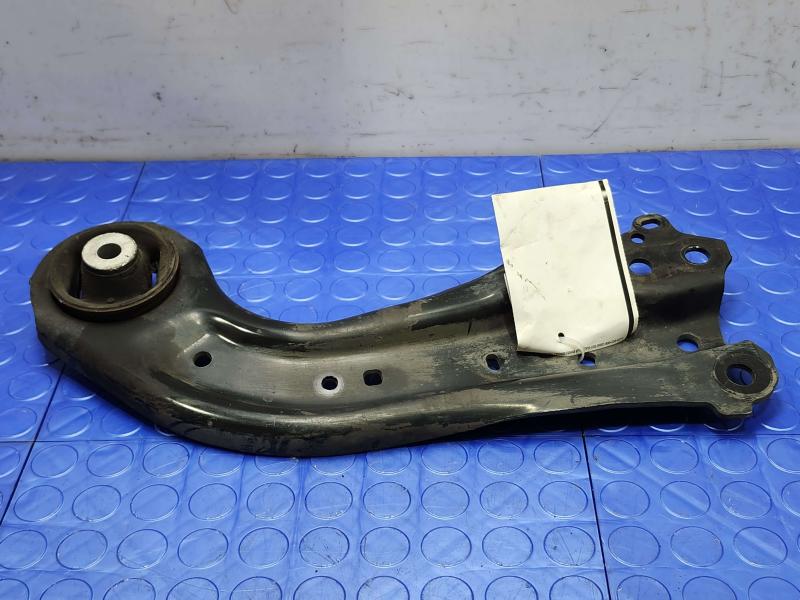 2019 Toyota Camry Lower Control Arm Rr