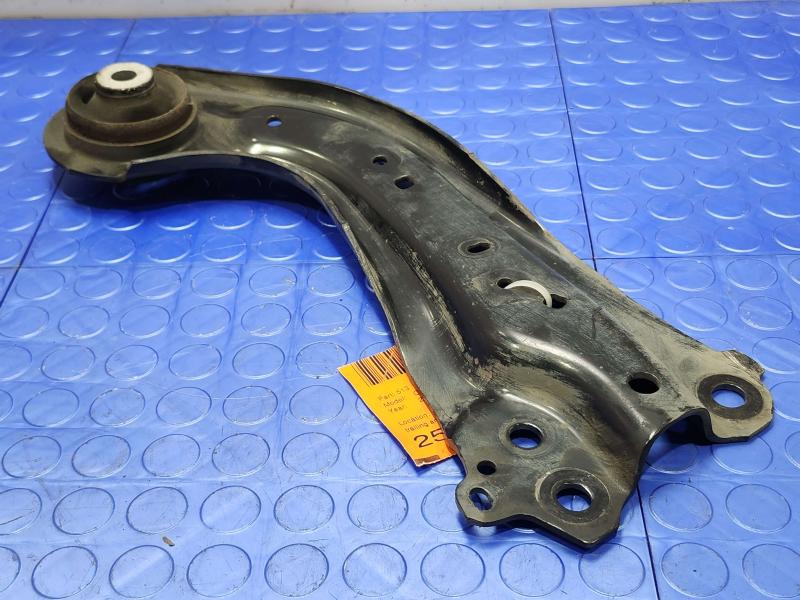 2019 Toyota Camry Lower Control Arm Rr