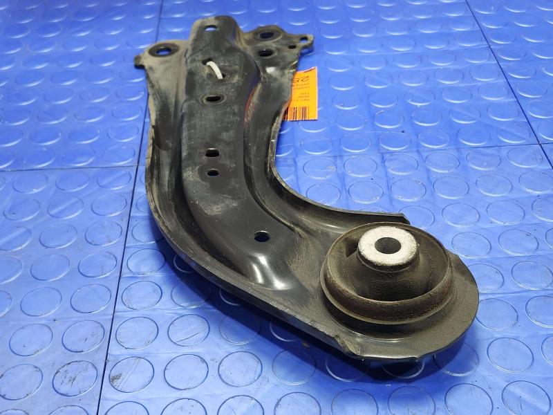 2019 Toyota Camry Lower Control Arm Rr