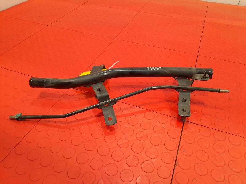 2014 Infiniti QX80 Fuel Filler Neck