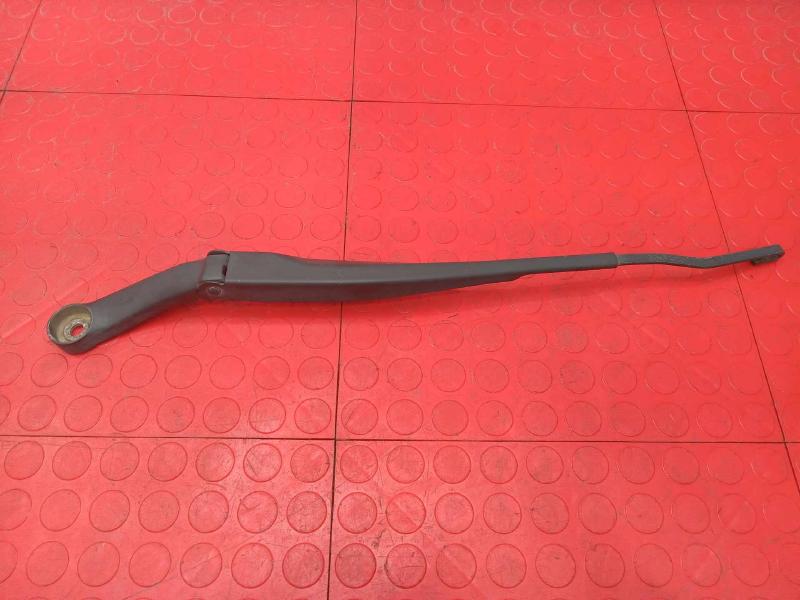 2016 Chrysler 200 Wiper Arm