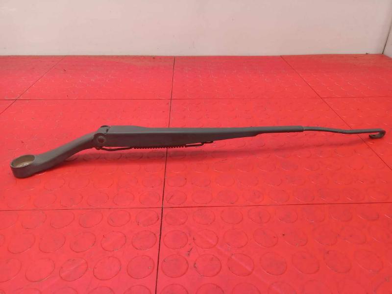 2016 Chrysler 200 Wiper Arm