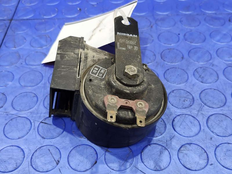 2013-2020 Nissan Pathfinder OEM Low Note Horn Assembly Genuine 256203KA0A