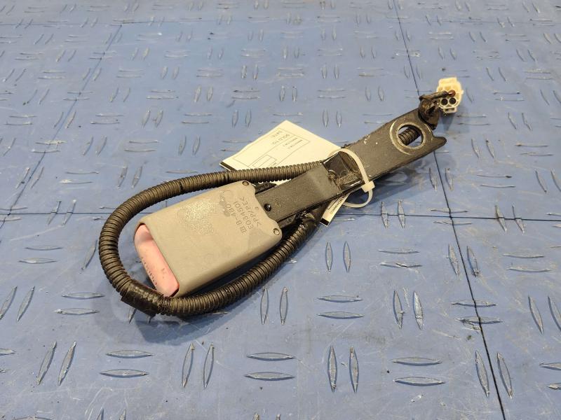 2007 Toyota RAV4 Front Seat Belt