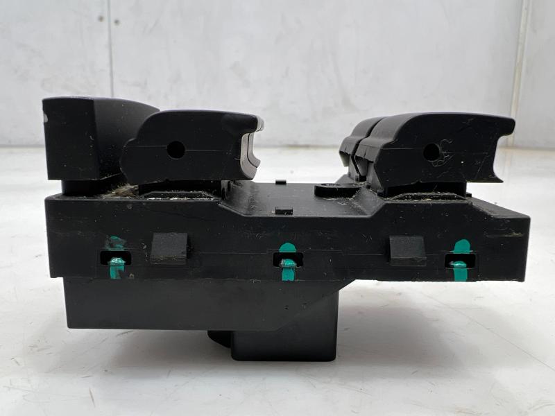 2010 GMC Terrain Door Switch Front