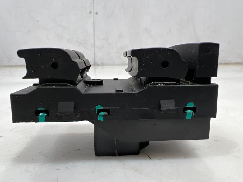 2010 GMC Terrain Door Switch Front