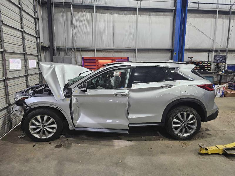 2020 Infiniti QX50 Rear Door Moulding