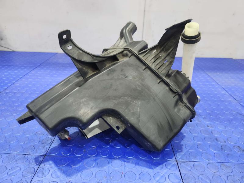 2013-2020 Nissan Pathfinder OEM Windshield Washer Fluid Reservoir Assembly 289103JA0B