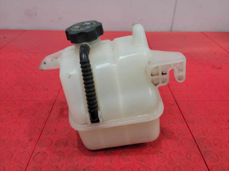 2008 Saturn Vue Coolant Recovery Bottle