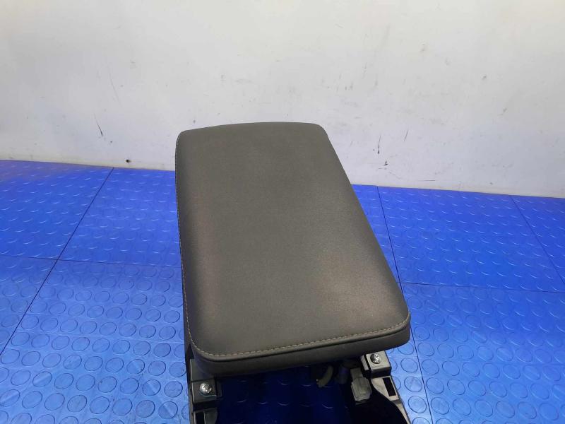 2021 Subaru Legacy Front Console