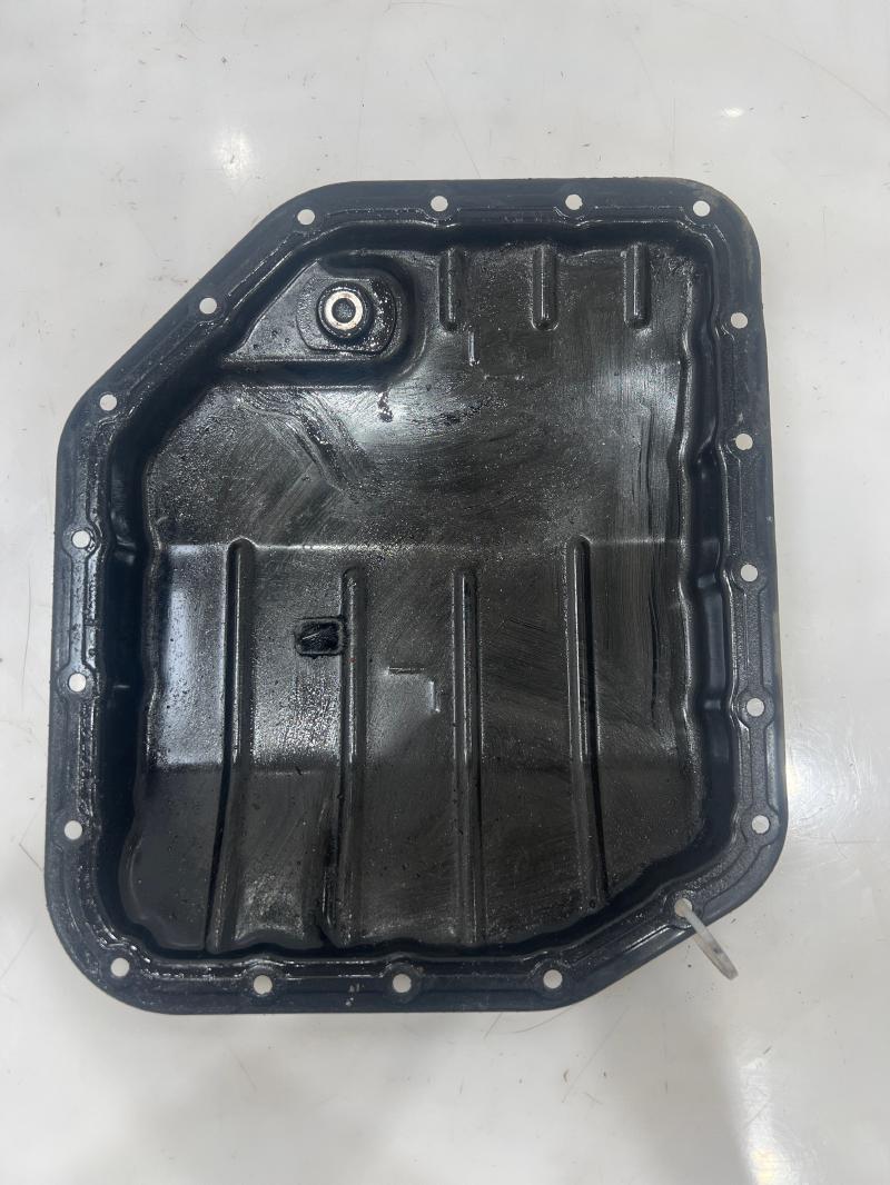 2008 Toyota Yaris Transmission Oil Pan