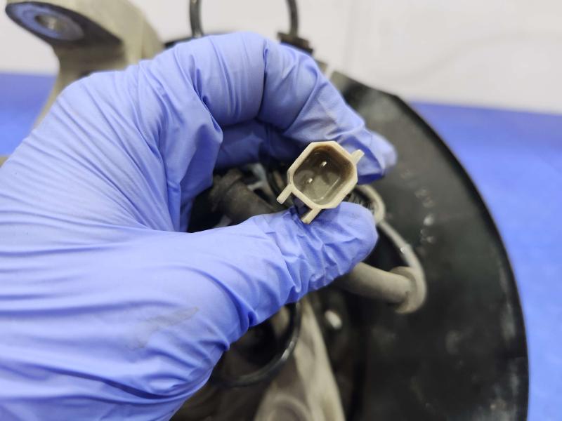 2013 Chrysler 300 Rear Knuckle/Stub Axle